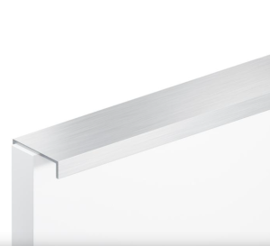 Uchwyt meblowy krawędziowy nakładany UM-490 L-416 chrom mat