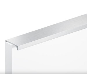 Uchwyt meblowy krawędziowy nakładany UM-492 L-416 chrom mat
