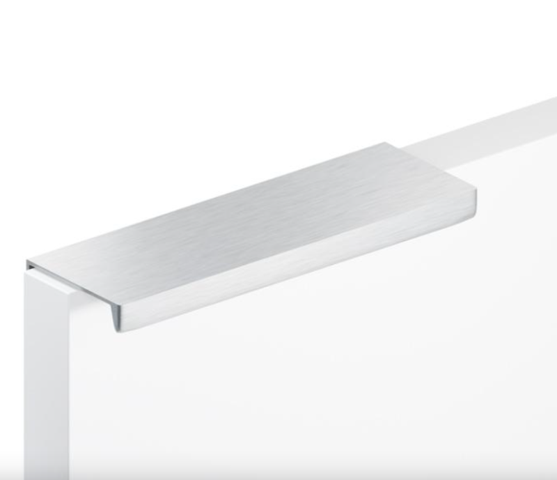 UCHWYT MEBLOWY KRAWĘDZIOWY NAKŁADANY UM-494 L-96 CHROM MAT