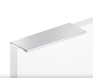 Uchwyt meblowy krawędziowy nakładany płaski UM-496 L-96 anoda chrom mat
