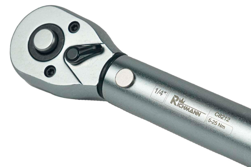 KLUCZ DYNAMOMETRYCZNY DWUKIERUNKOWY KALIBROWANY 1/4" / 5-25 Nm