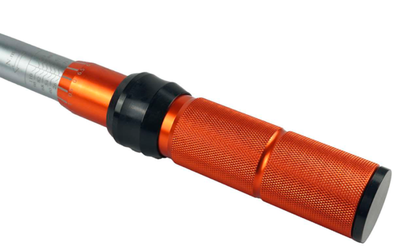 KLUCZ DYNAMOMETRYCZNY DWUKIERUNKOWY KALIBROWANY 1/2" / 40-220 Nm